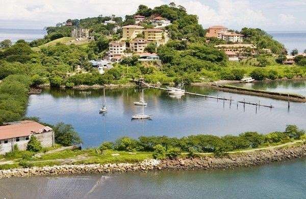 If you are booking a fishing trip to the Flamingo area there are plenty of condos and single family residences available for rent.